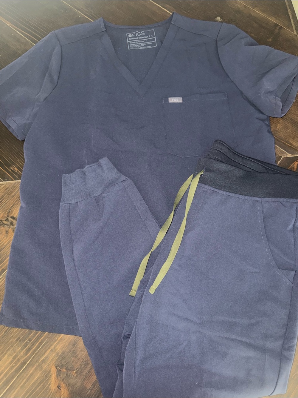 Figs Scrubs Set with Zamora Joggers Size Large and Medium